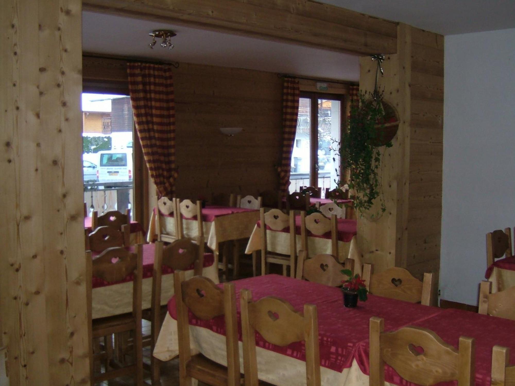 Alpen Roc Hotel Morzine Exterior photo