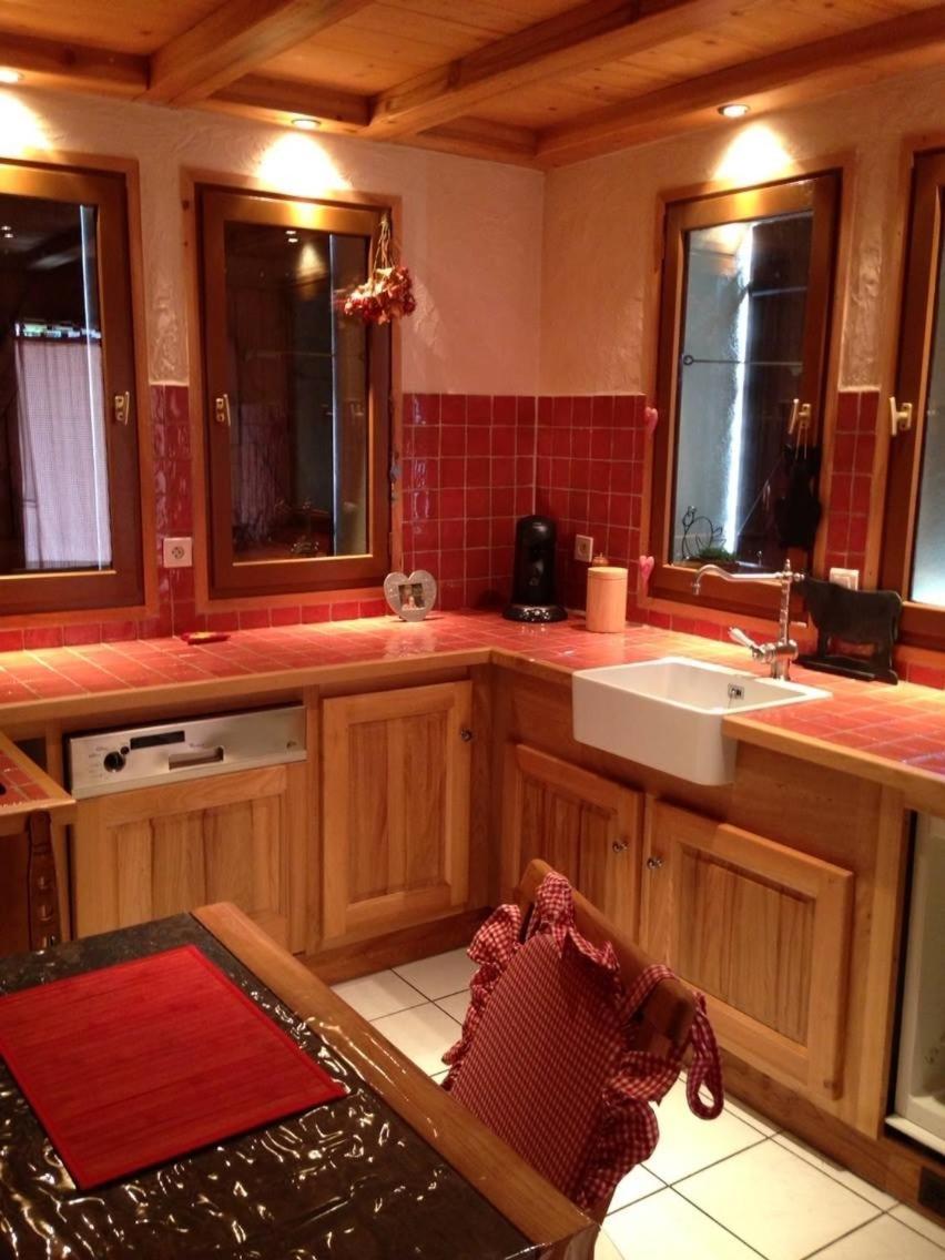 Alpen Roc Hotel Morzine Room photo