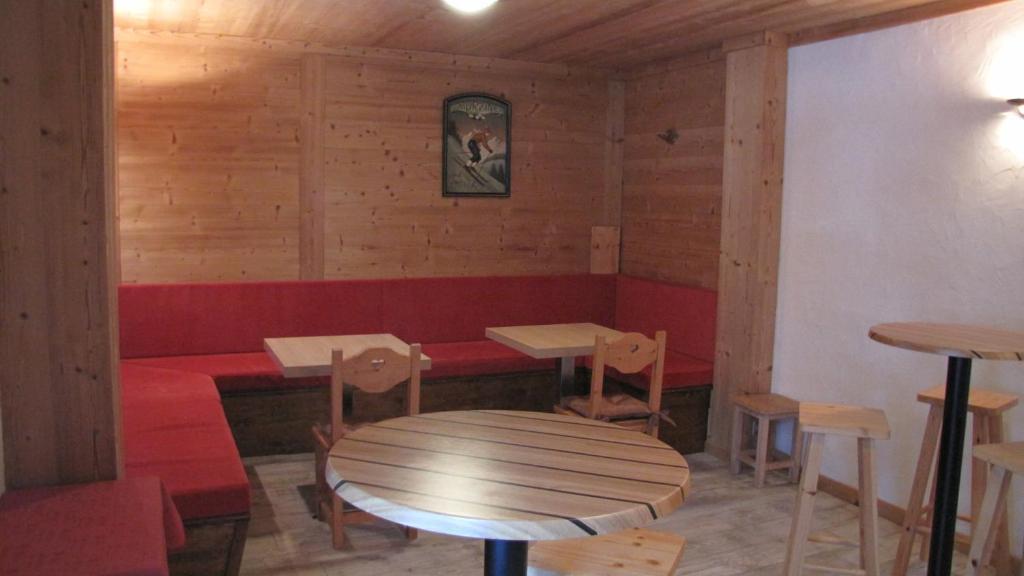 Alpen Roc Hotel Morzine Exterior photo
